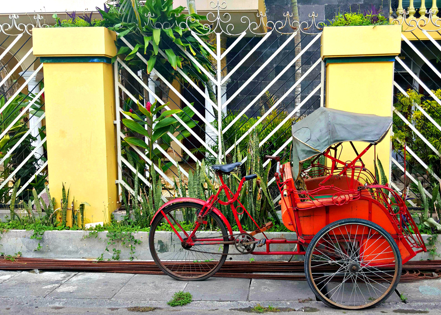 Solo, Jogja, Jakarta; antiques, posh hotels, burqas and betel-nuts